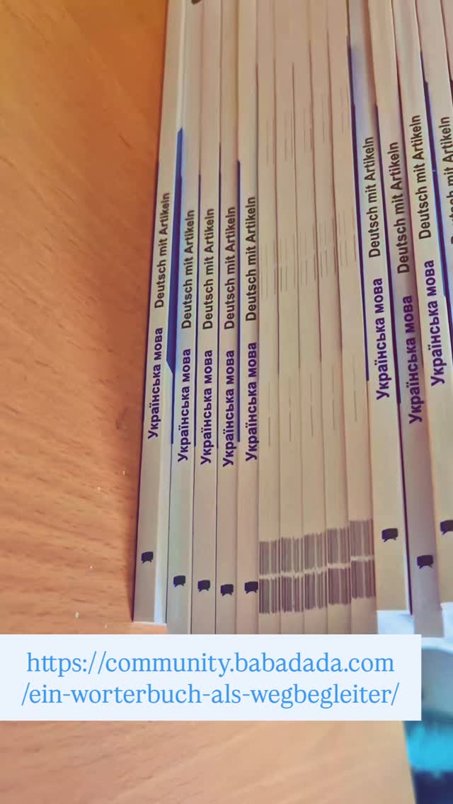 Українська суботня школа в Гамбурзі отримала пожертву: 800 словників у картинках українсько-німецькою мовою, які було передано шкільному проєкту. Книги видає видавництво BABADADA, яке регулярно надає мовні матеріали біженцям. Це спеціальне видання було приватно подаровано та оформлено як спеціальний друкований матеріал з логотипами школи та асоціації-спонсора. Ці книги вже використовуються на уроках для дітей.
https://community.babadada.com/ein-worterbuch-als-wegbegleiter/